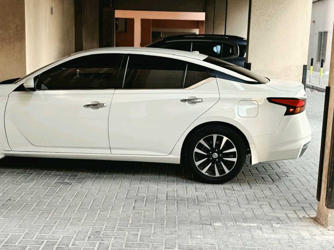 Car Image 2019 NISSAN ALTIMA S