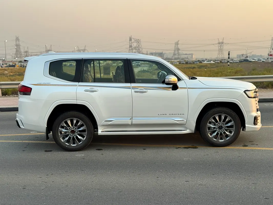 Car Image 2025 TOYOTA LAND CRUISER VX.R