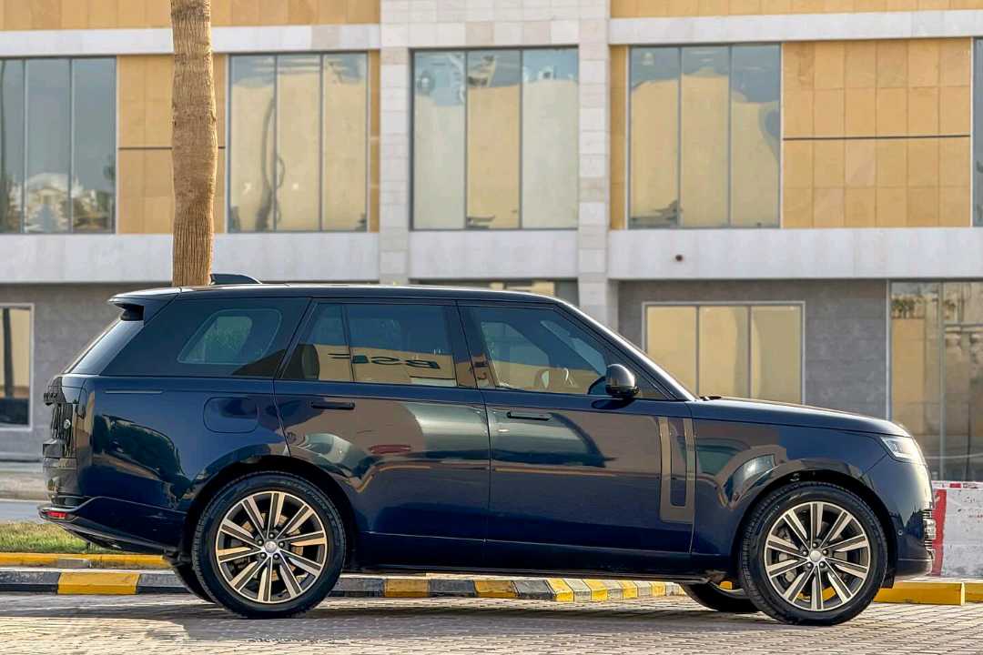 Car Image 2023 LAND ROVER VOGUE 