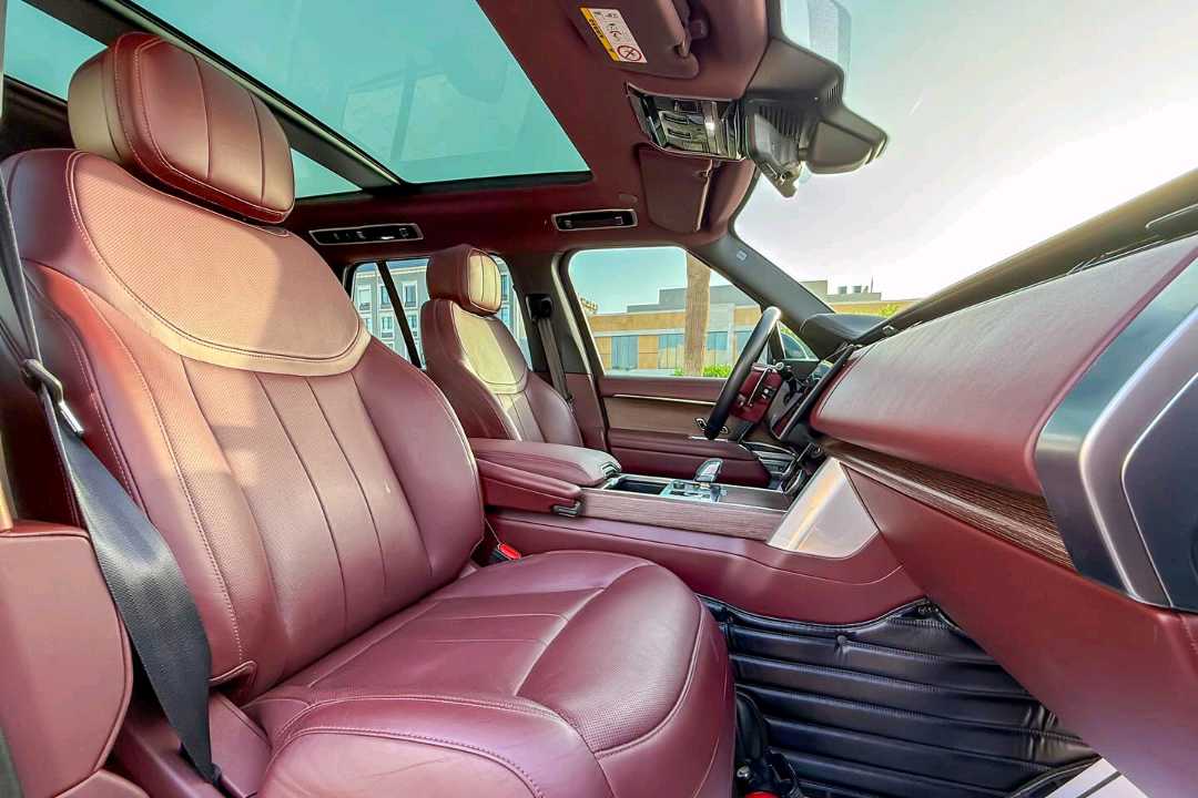 Car Image 2023 LAND ROVER VOGUE 