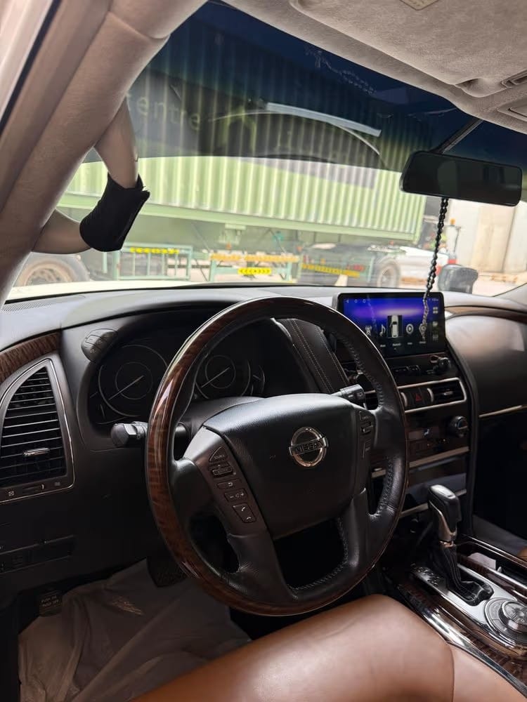 Car Image 2016 NISSAN PATROL Platinum