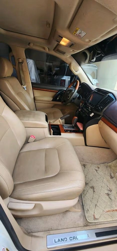 Car Image 2014 TOYOTA LAND CRUISER GX.R