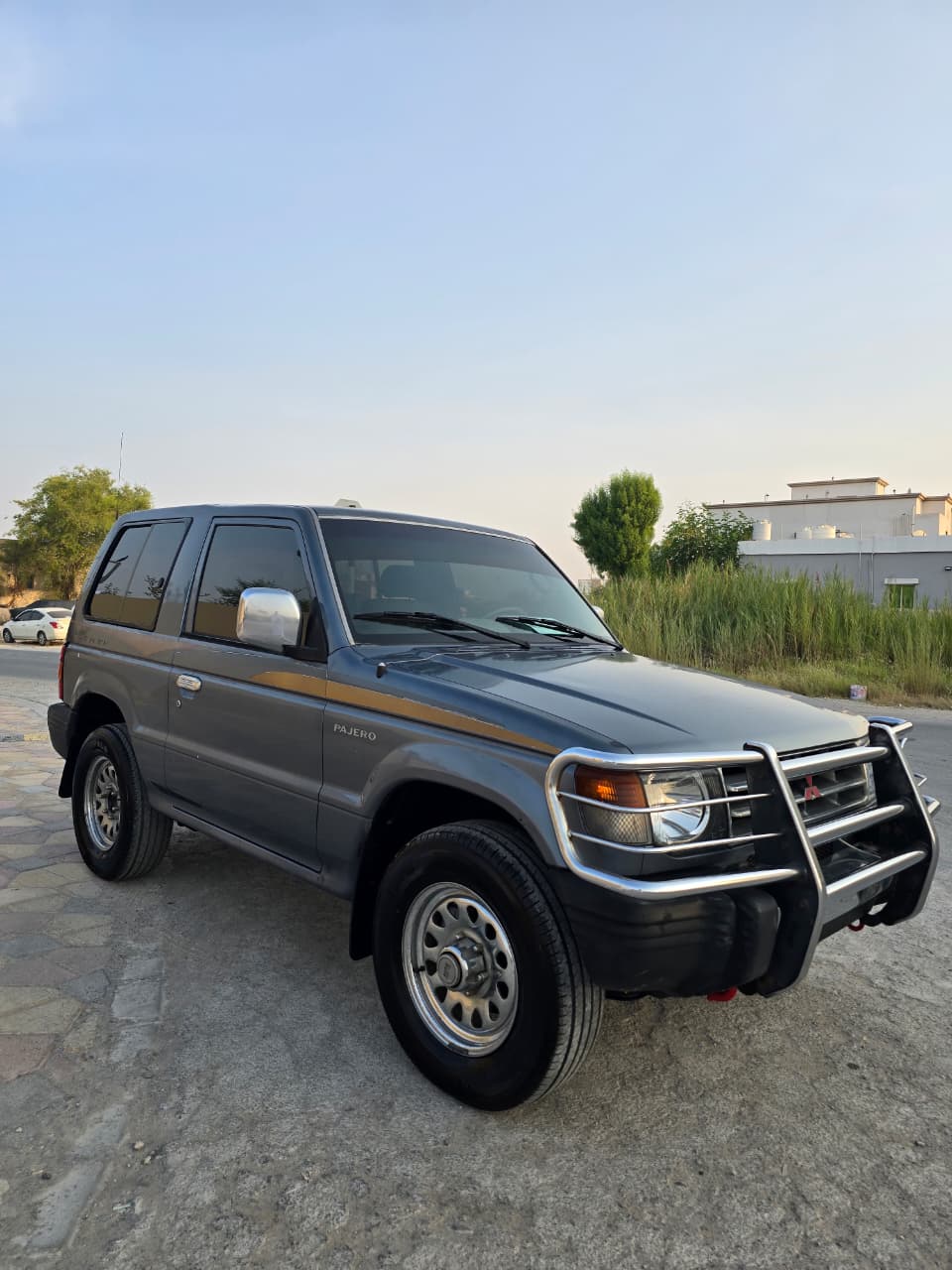 Car Image 1998 MITSUBISHI PAJERO 