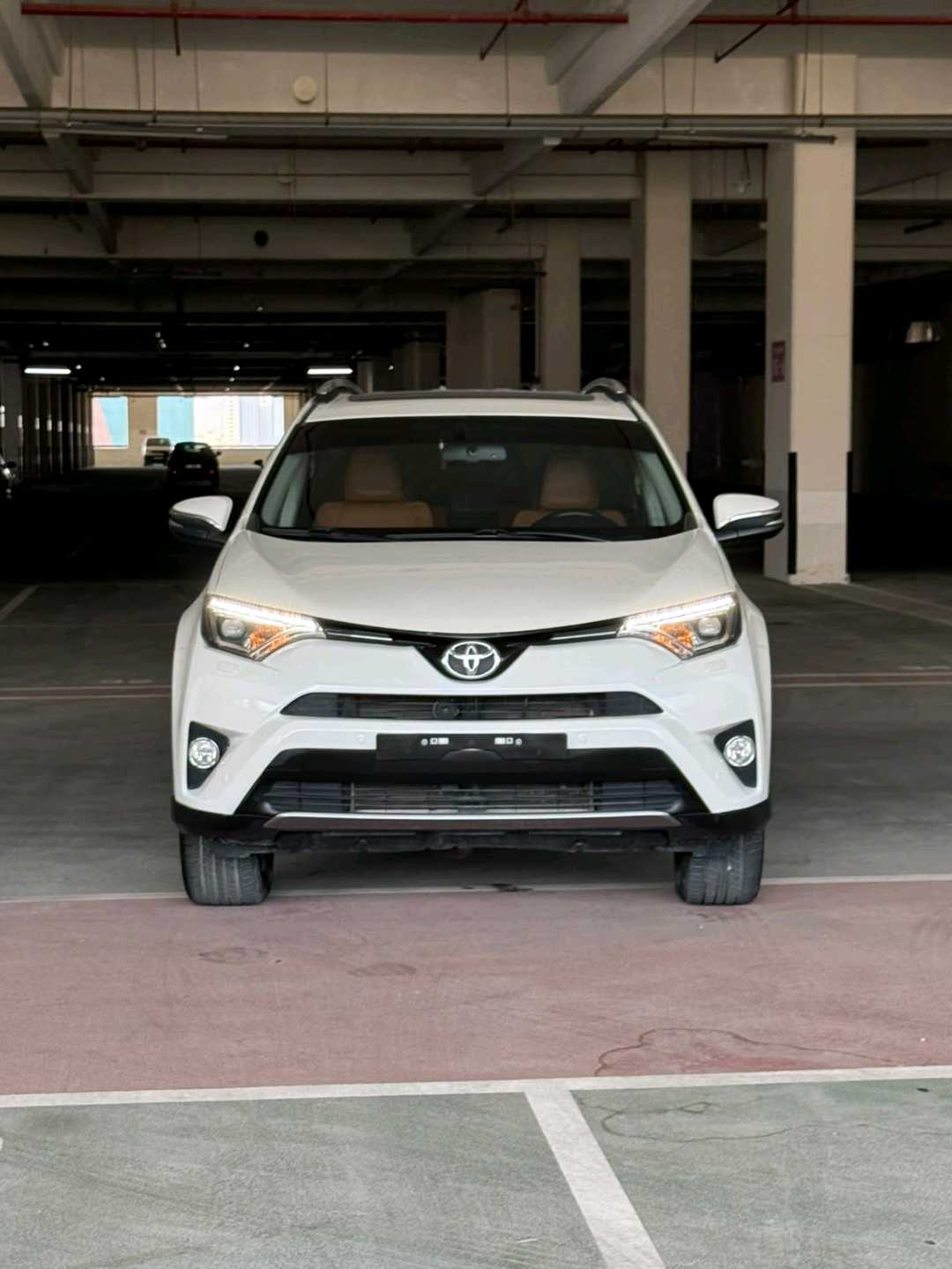 Car Image 2018 TOYOTA RAV4 