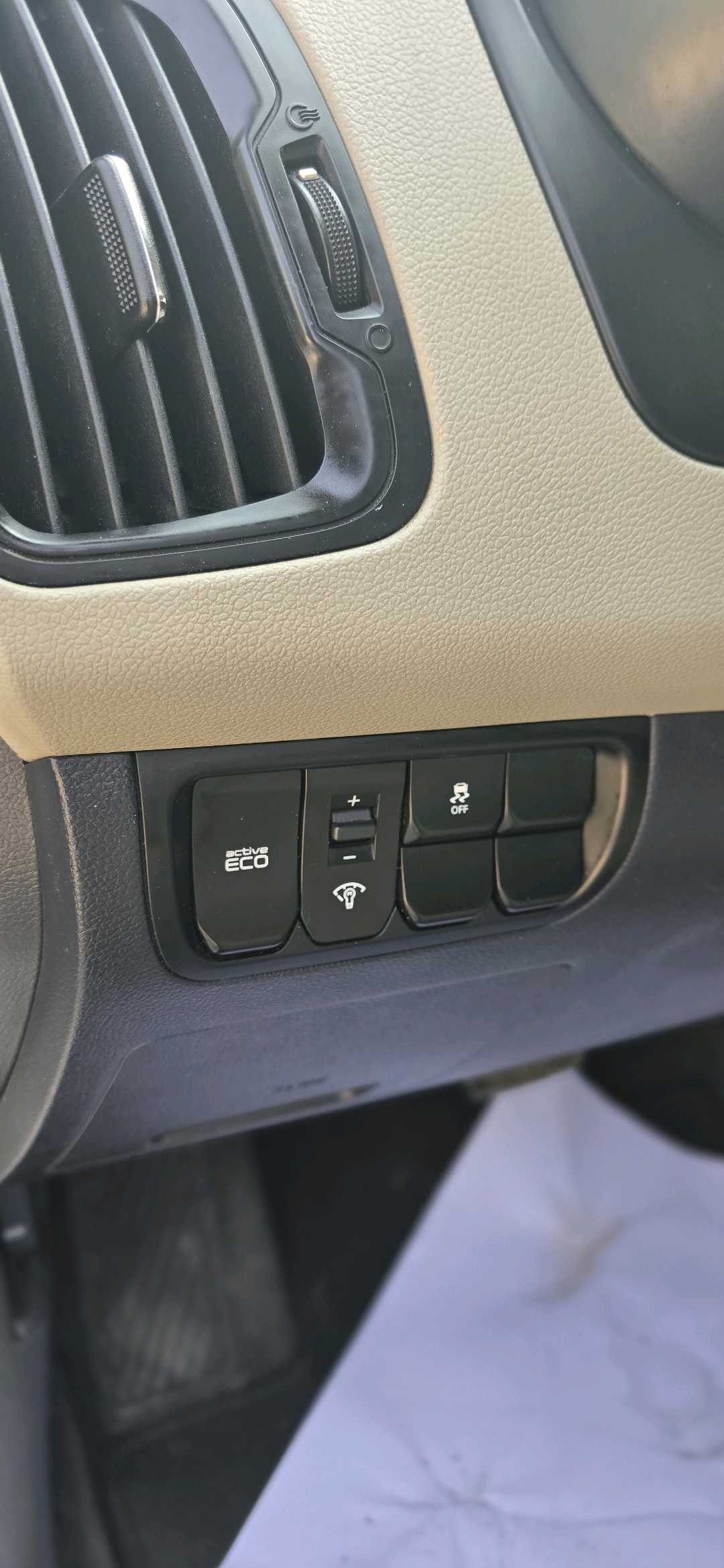 Car Image 2013 Kia RIO 