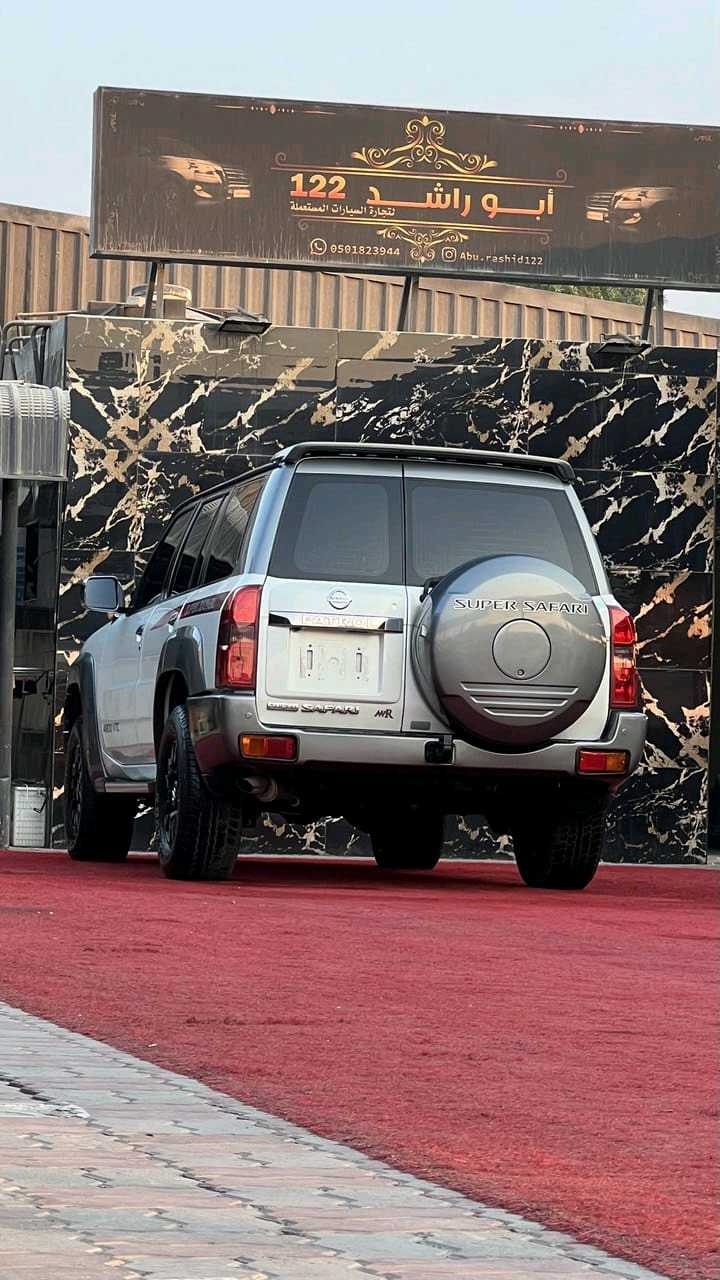 Car Image 2019 NISSAN SAFARI 