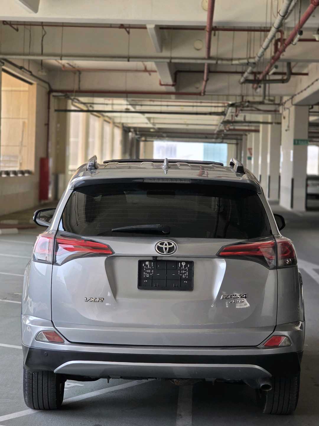 Car Image 2018 TOYOTA RAV4 