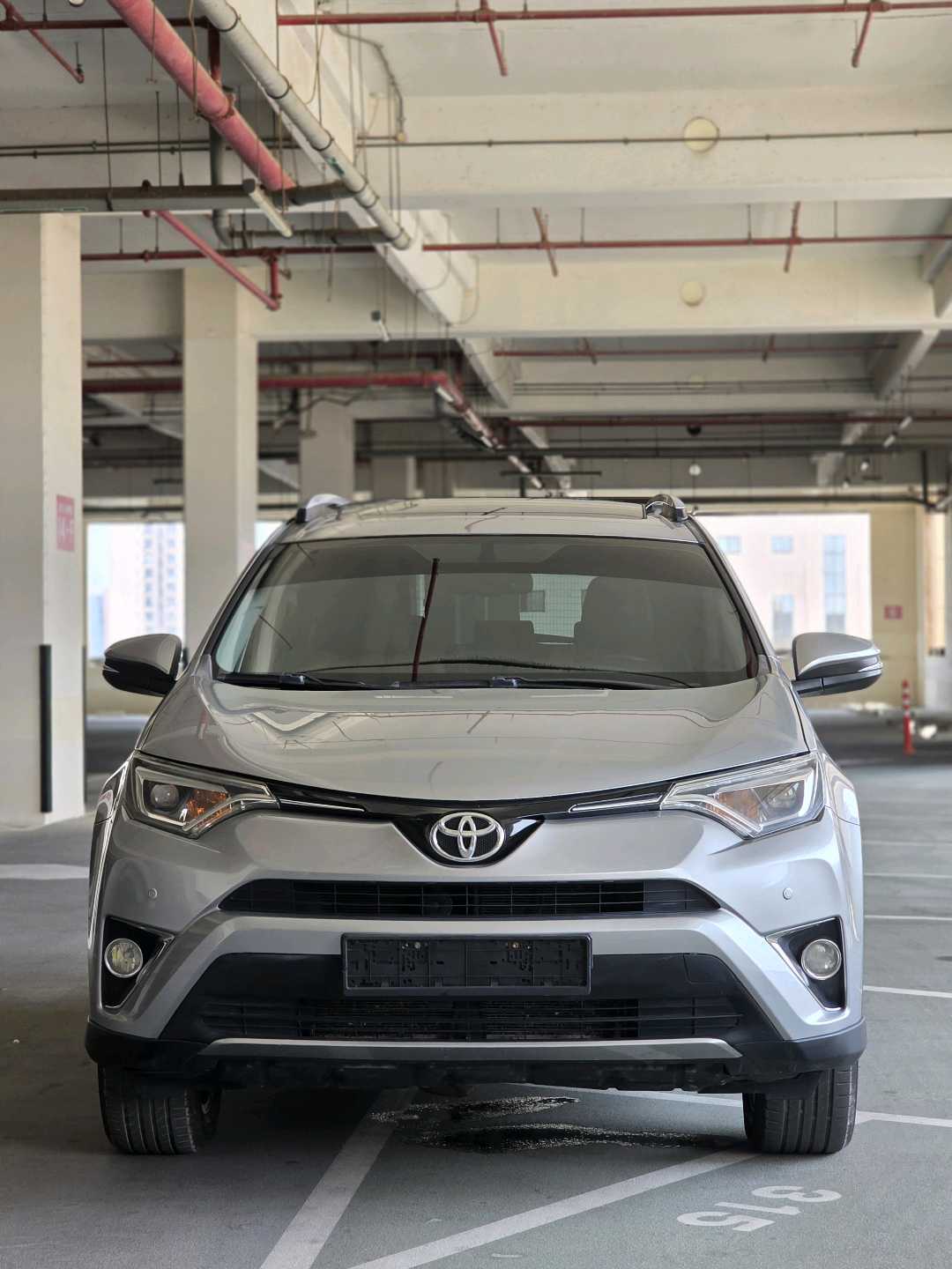 Car Image 2018 TOYOTA RAV4 