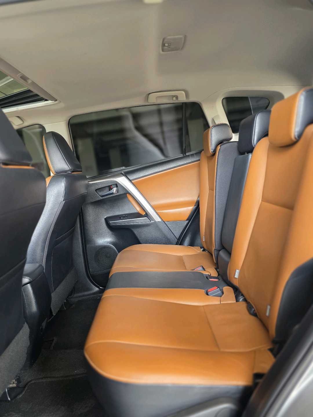 Car Image 2018 TOYOTA RAV4 