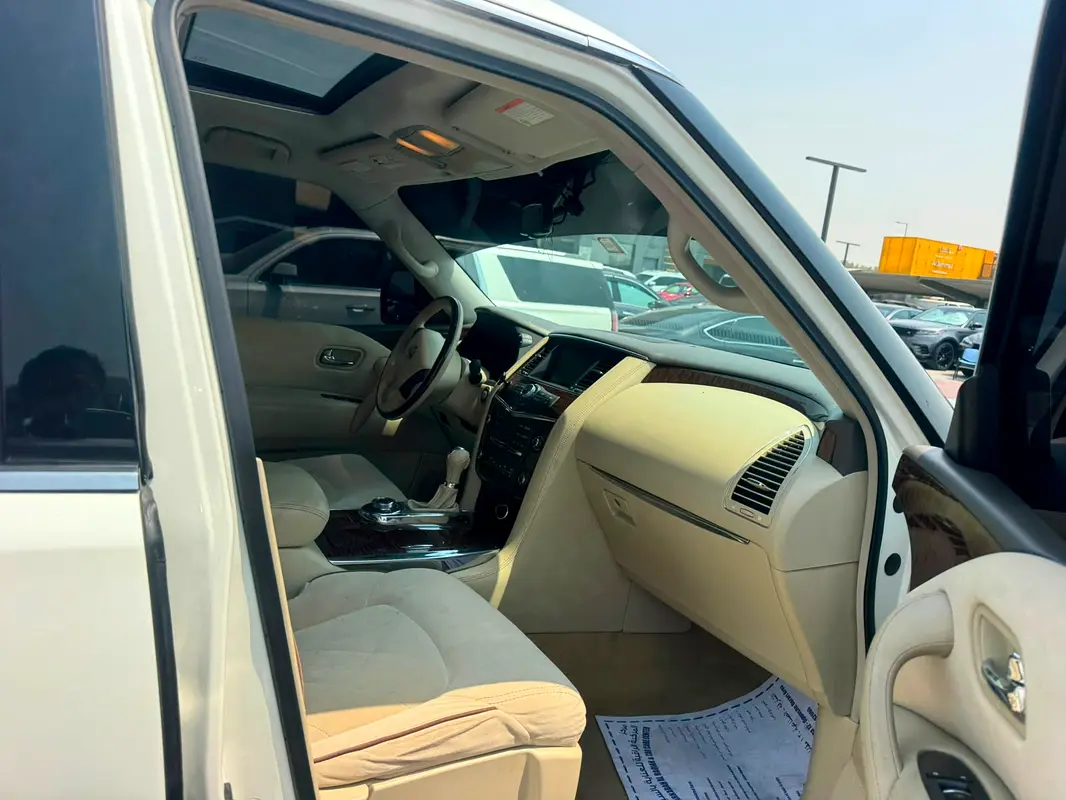Car Image 2015 NISSAN PATROL SE