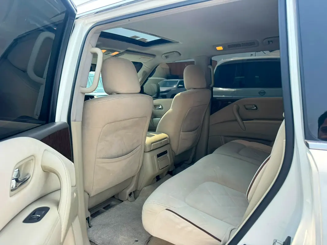 Car Image 2015 NISSAN PATROL SE