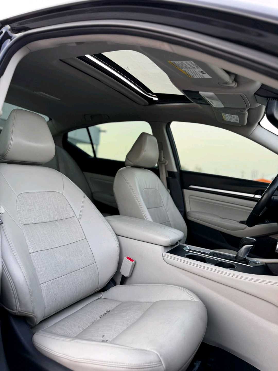 Car Image 2019 NISSAN ALTIMA Platinum 