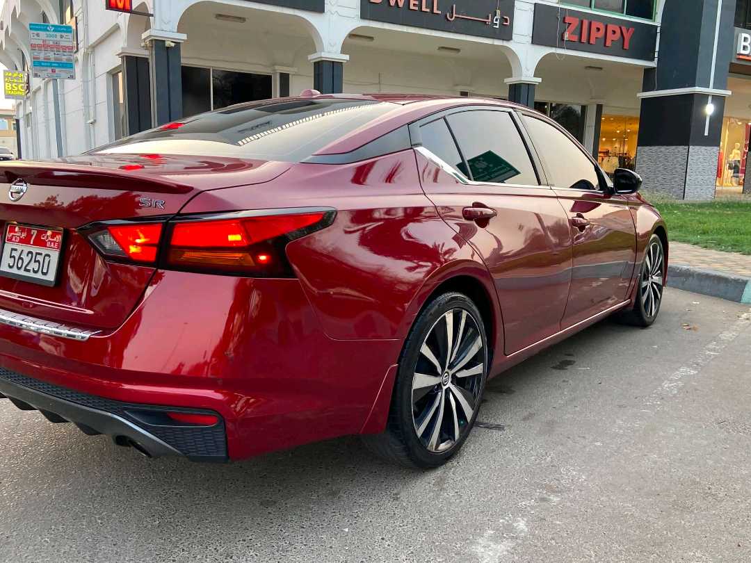 Car Image 2019 NISSAN ALTIMA SR