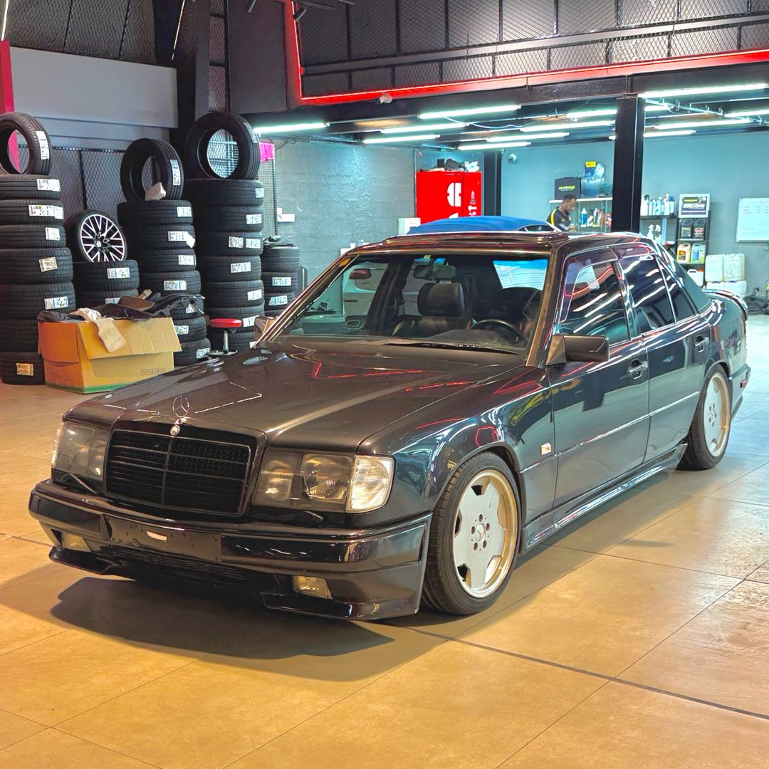 Car Image 1991 MERCEDES E Class 300