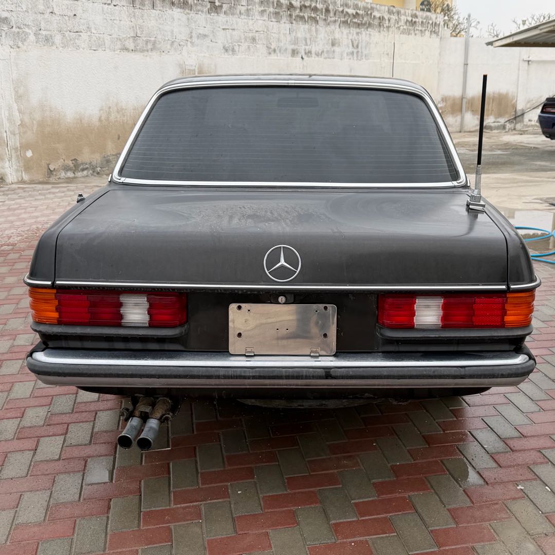 Car Image 1985 MERCEDES E Class 280
