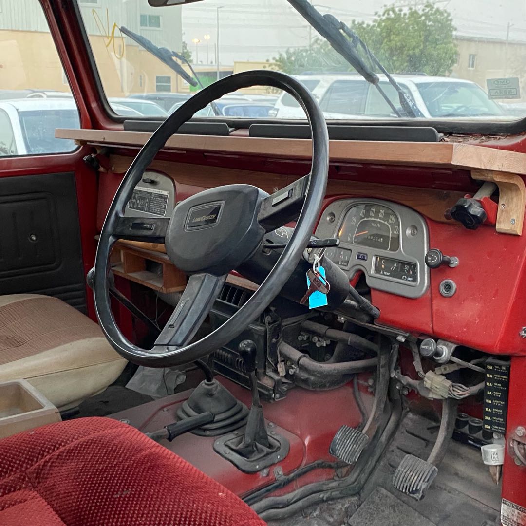 Car Image 1981 TOYOTA LAND CRUISER 