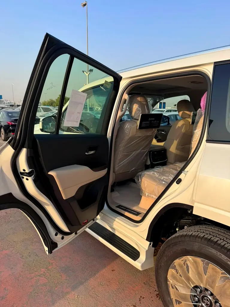 Car Image 2026 TOYOTA LAND CRUISER GX.R