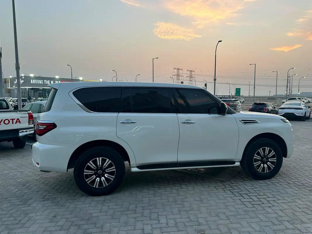 Car Image 2021 NISSAN PATROL XE