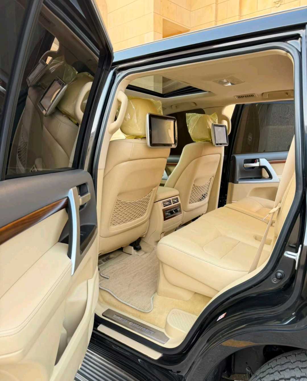 Car Image 2016 TOYOTA LAND CRUISER VX.R