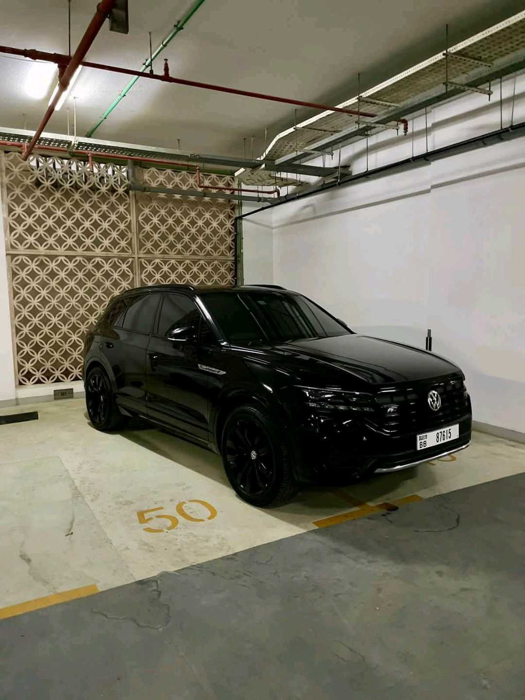 Car Image 2019 VOLKSWAGEN TOUAREG 