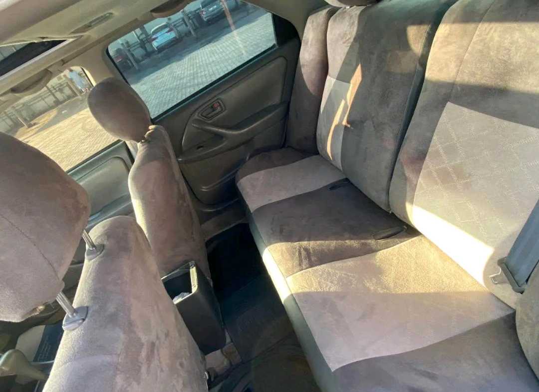 Car Image 1999 TOYOTA CAMRY LE