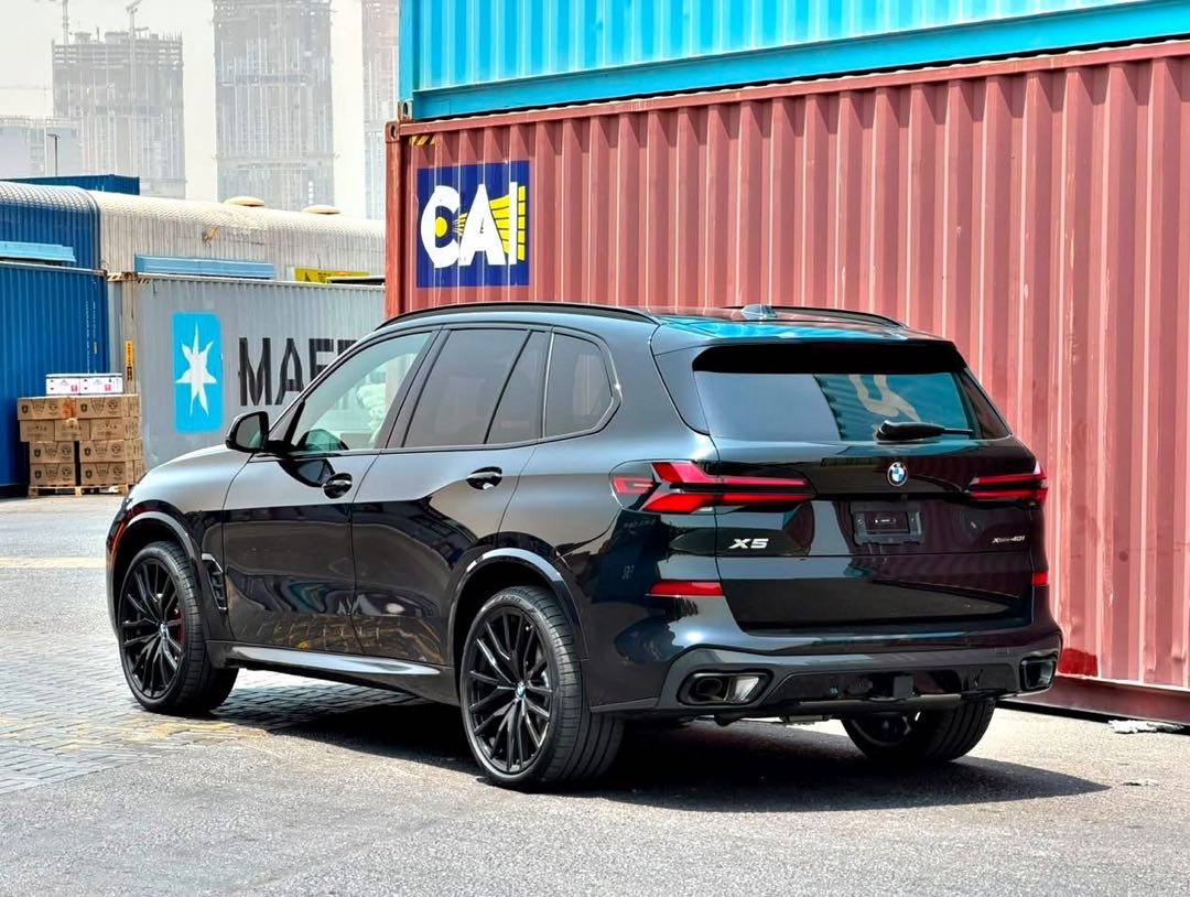 Car Image 2026 BMW X5 