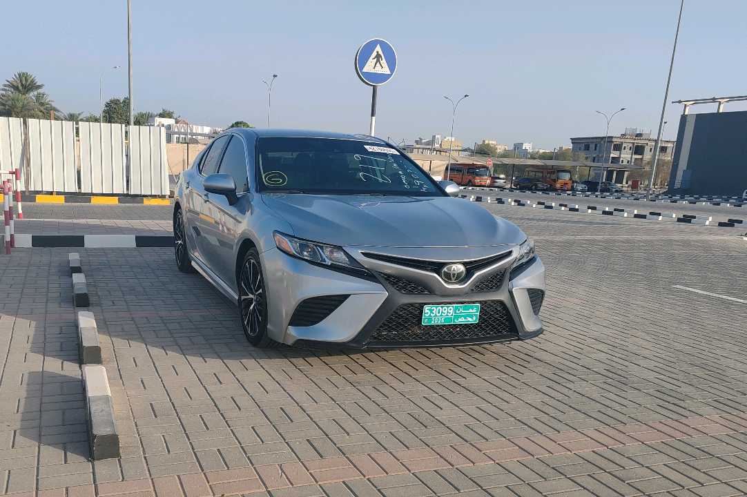 Car Image 2020 TOYOTA CAMRY SE