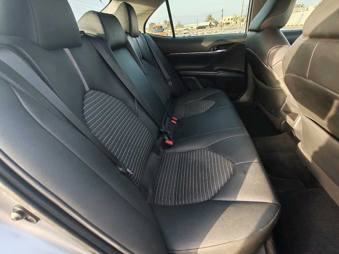 Car Image 2020 TOYOTA CAMRY SE
