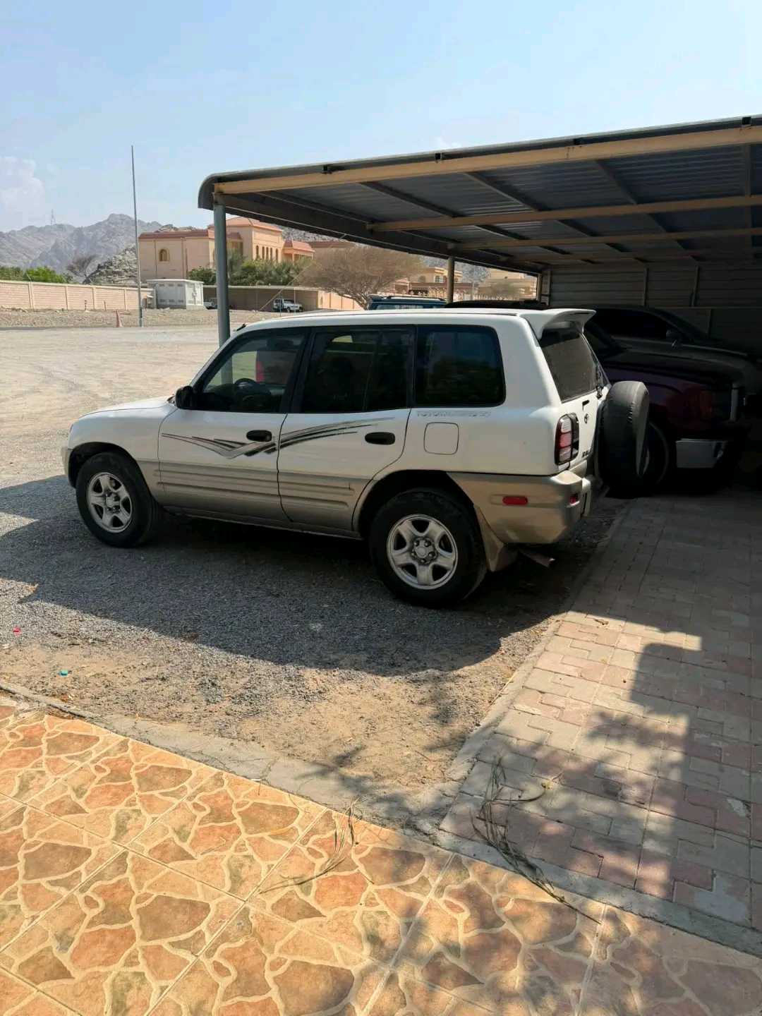 Car Image 1999 TOYOTA RAV4 