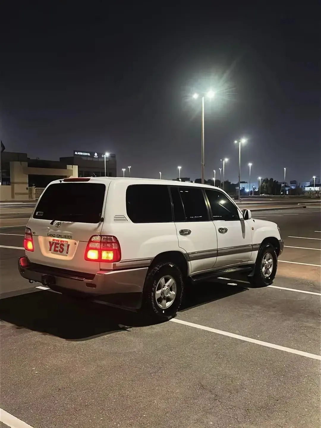 Car Image 1999 TOYOTA LAND CRUISER VX.R
