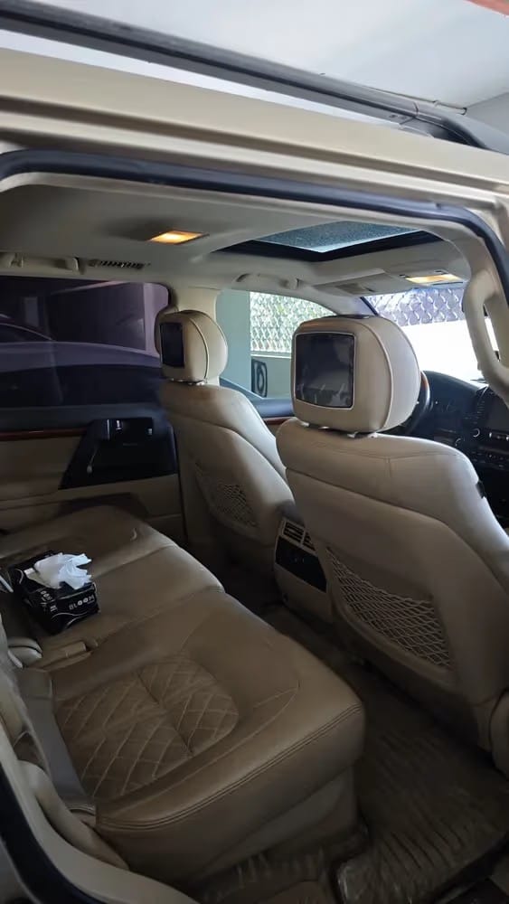 Car Image 2015 TOYOTA LAND CRUISER GX.R