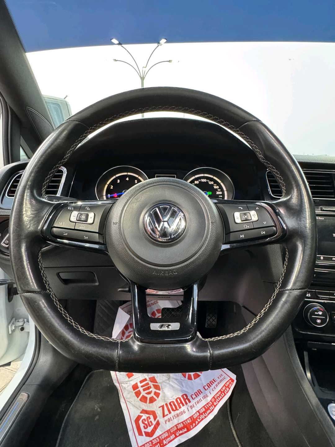 Car Image 2016 VOLKSWAGEN GOLF R