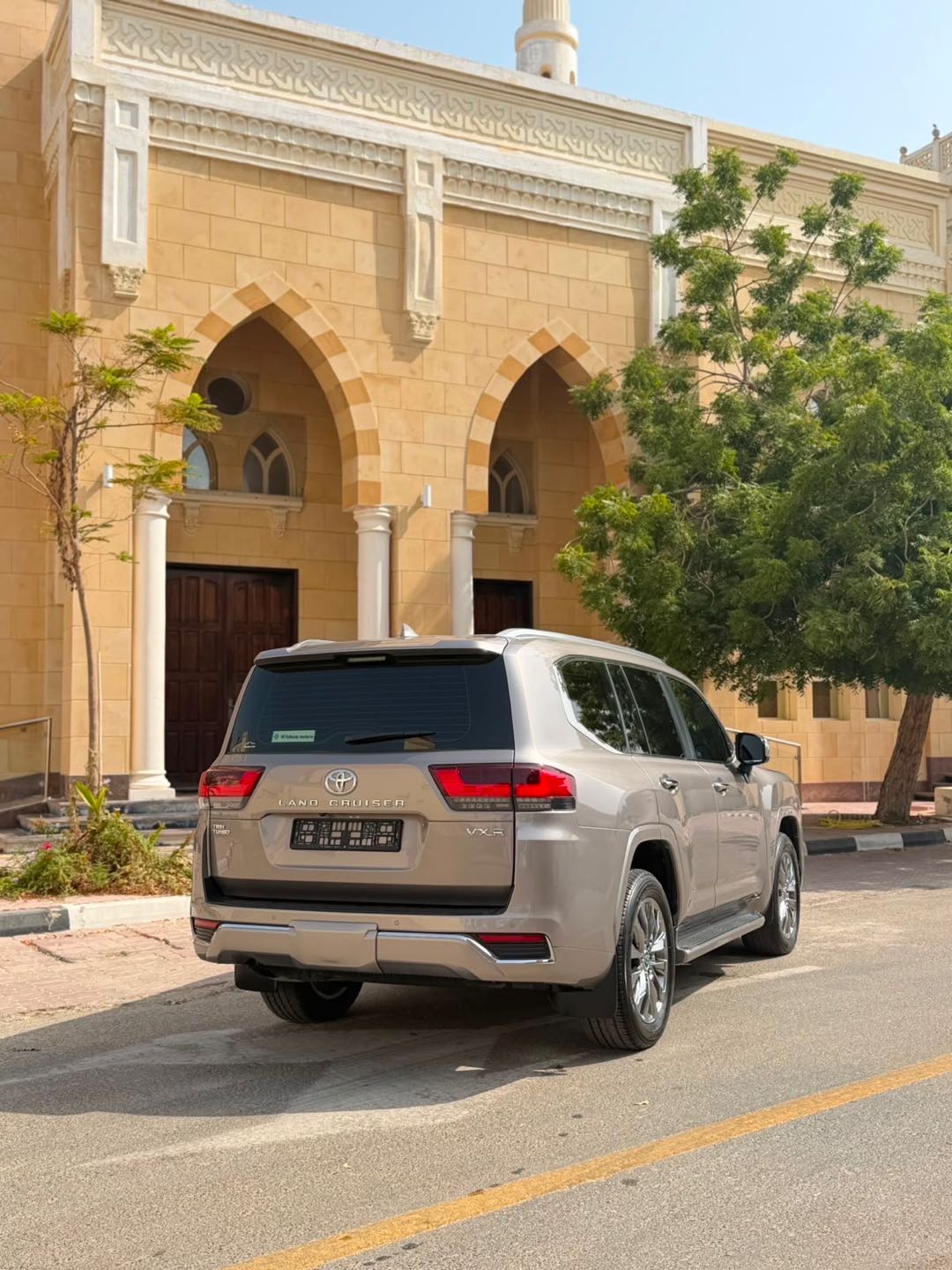 Car Image 2022 TOYOTA LAND CRUISER VX.R