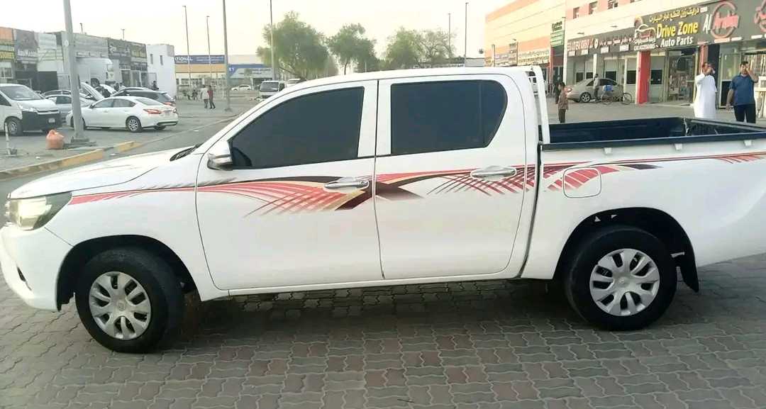 Car Image 2016 TOYOTA HILUX 
