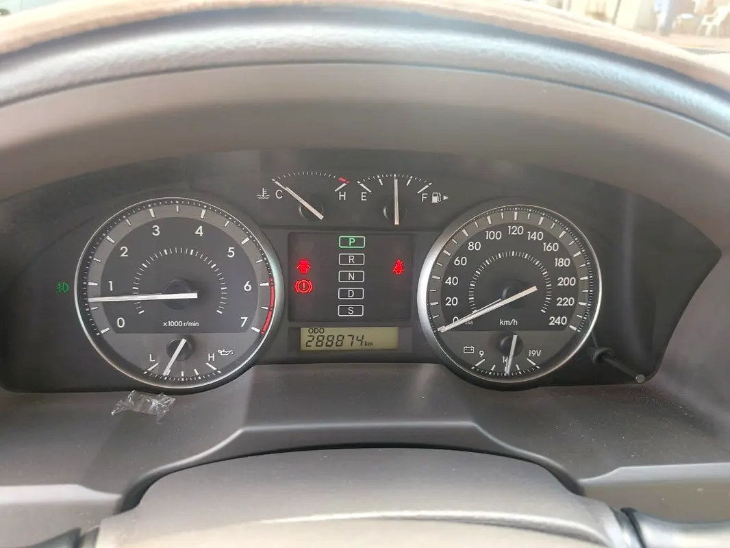 Car Image 2015 TOYOTA LAND CRUISER GX.R