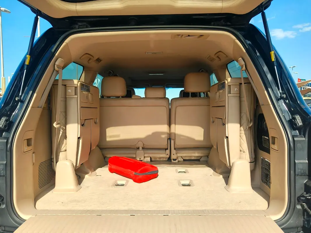 Car Image 2015 TOYOTA LAND CRUISER GX.R