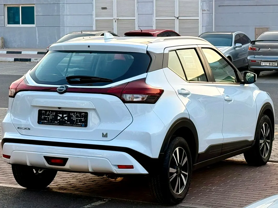 Car Image 2024 NISSAN KICKS 