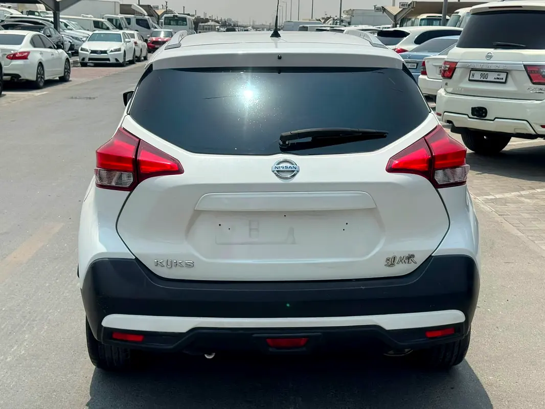 Car Image 2018 NISSAN KICKS 