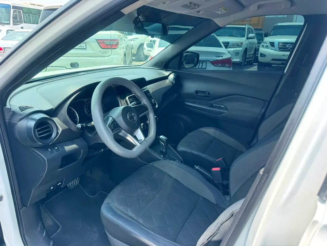 Car Image 2018 NISSAN KICKS 