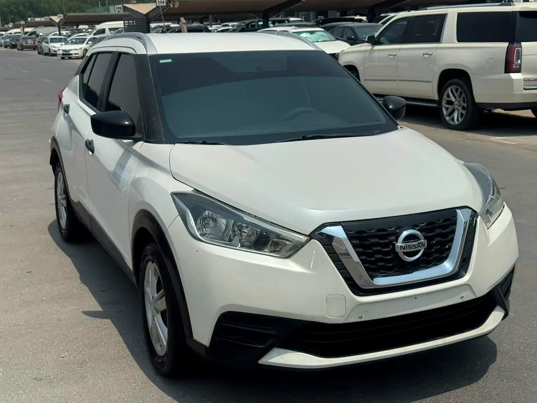 Car Image 2018 NISSAN KICKS 