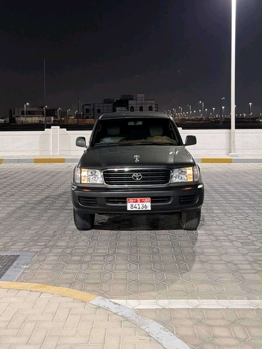Car Image 1999 TOYOTA LAND CRUISER GX