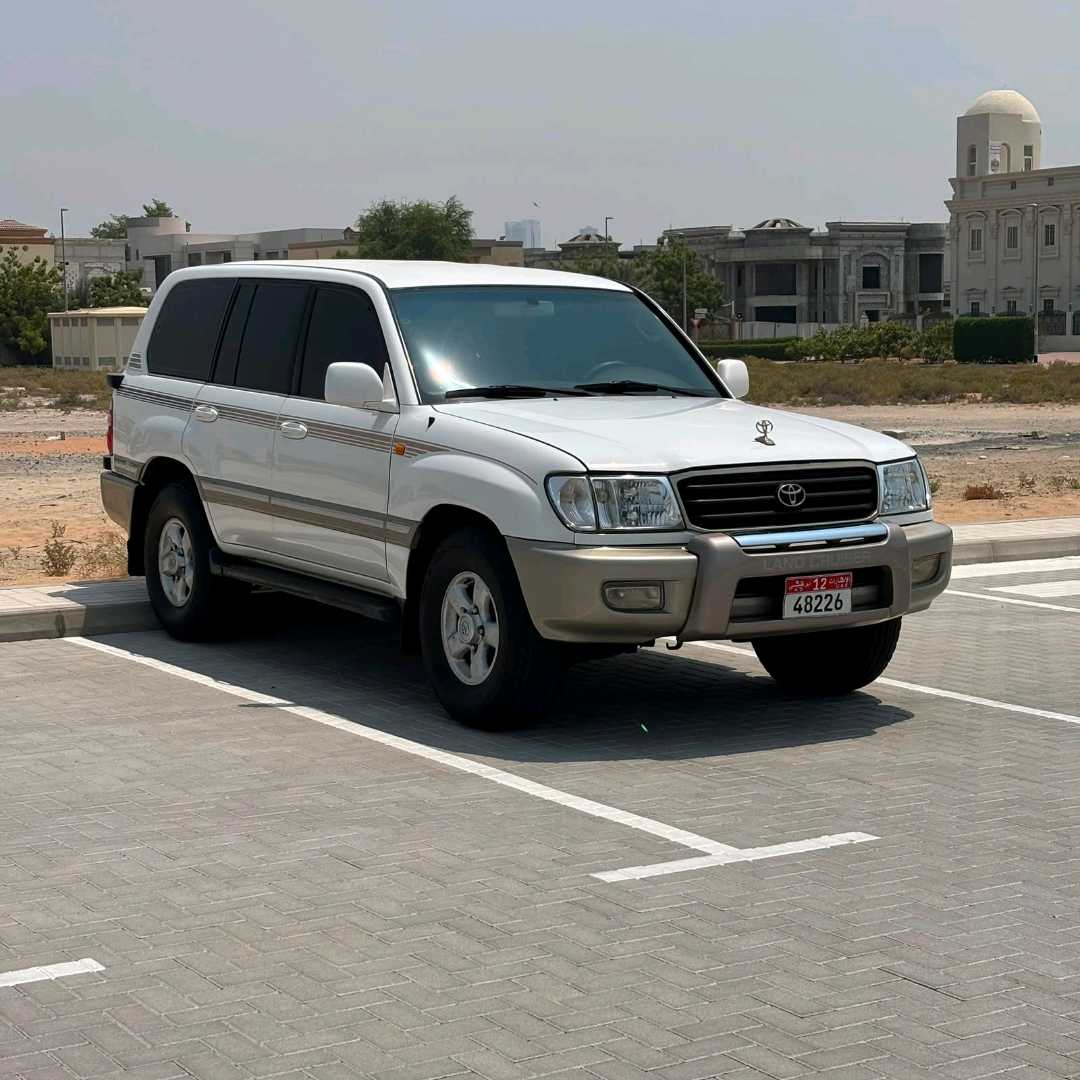 Car Image 1999 TOYOTA LAND CRUISER VX.R