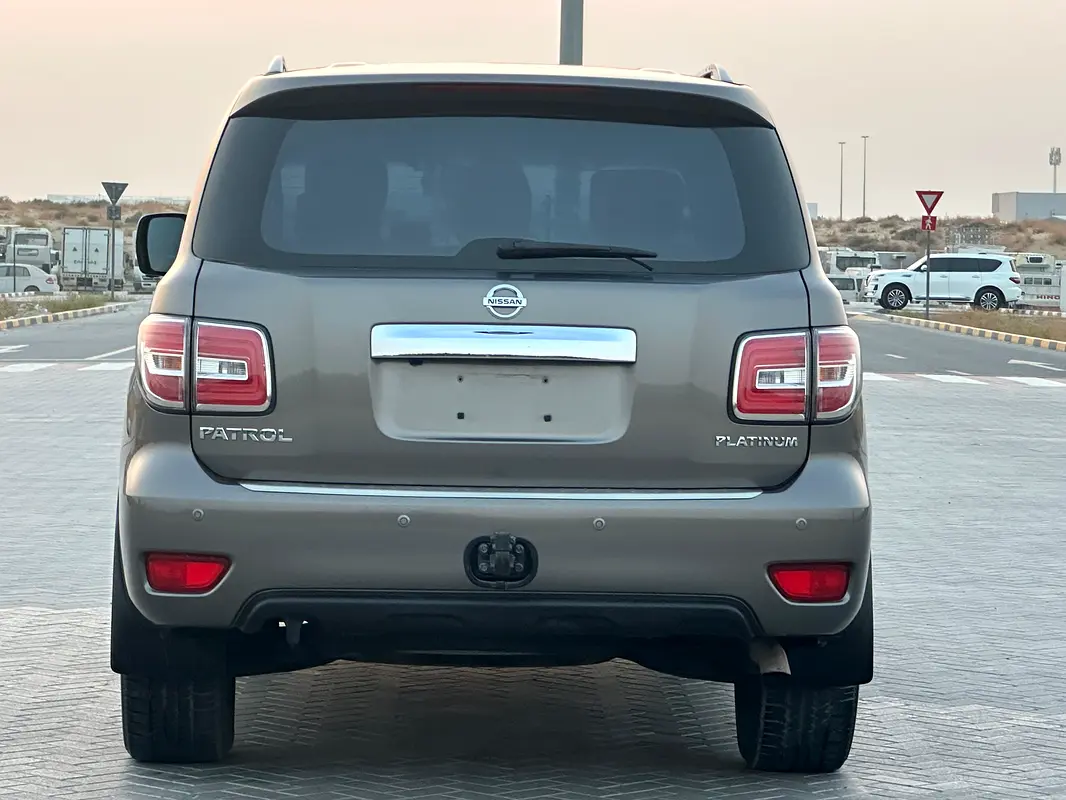Car Image 2017 NISSAN PATROL SE