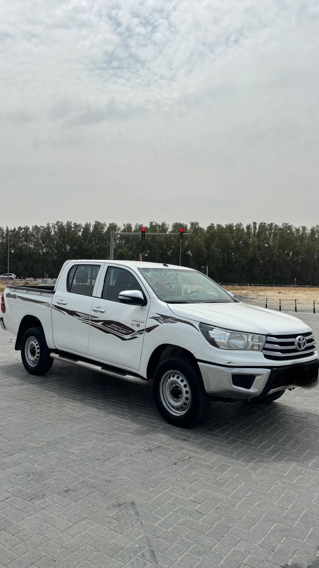 Car Image 2020 TOYOTA HILUX 2.4