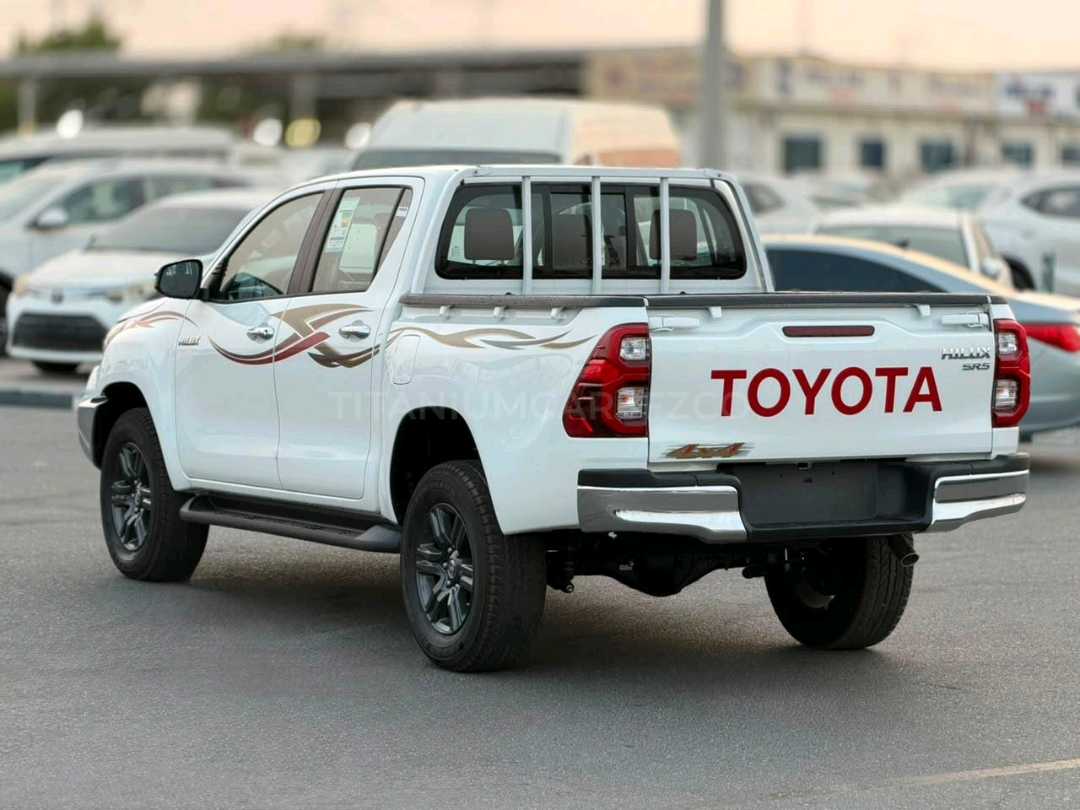 Car Image 2026 TOYOTA HILUX SR5