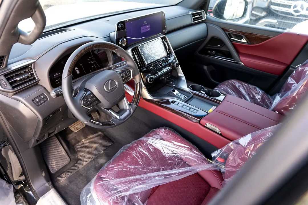Car Image 2026 LEXUS LX 700 H