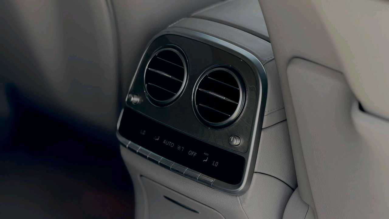 Car Image 2015 MERCEDES S Class 560