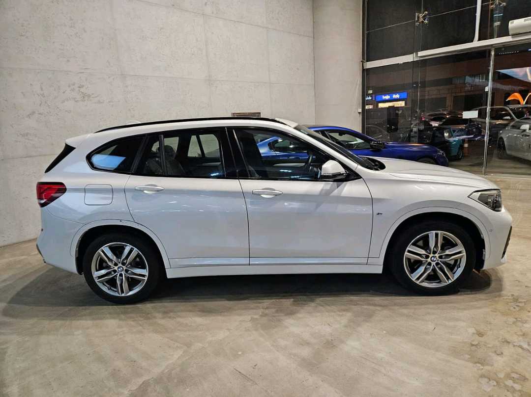 Car Image 2020 BMW X1 20