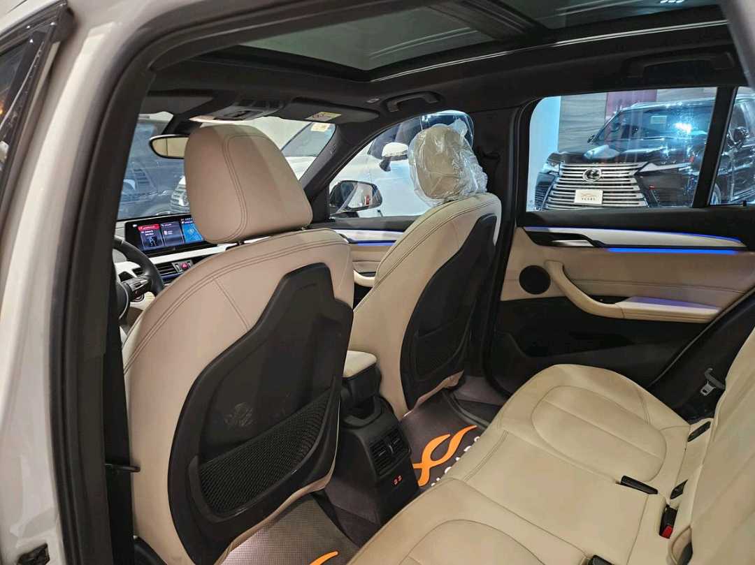Car Image 2020 BMW X1 20