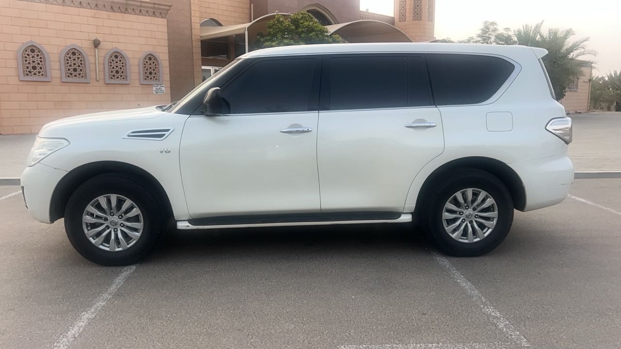Car Image 2014 NISSAN PATROL SE